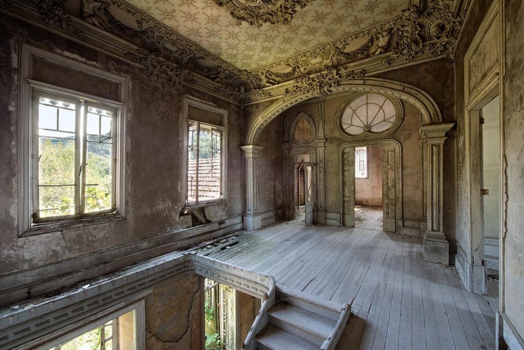 House of Cards by Daanoe