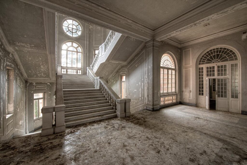 Shades of Grey by Daanoe