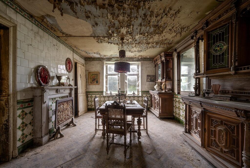 Appealing Ceiling by Daanoe