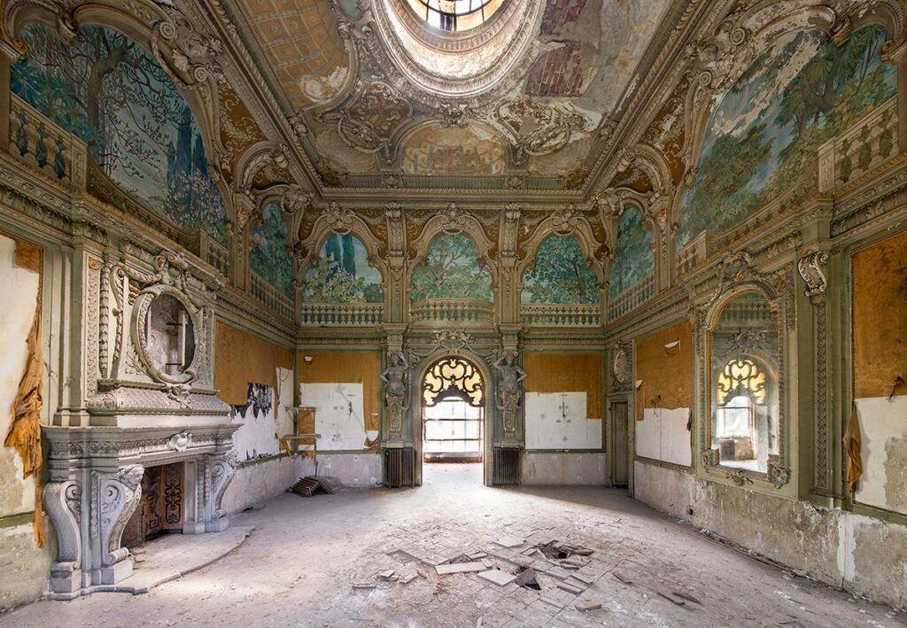 Majestic Forest by Daanoe