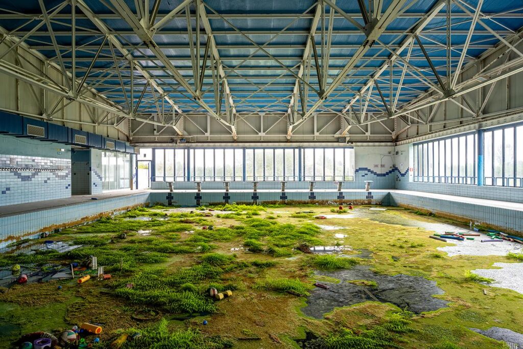 Dive Into The Past by Daanoe