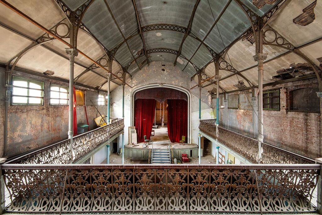 Encore of Silence by Daanoe