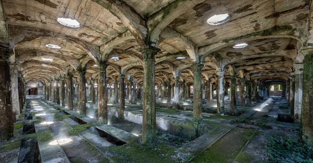 Columns of Light by Daanoe